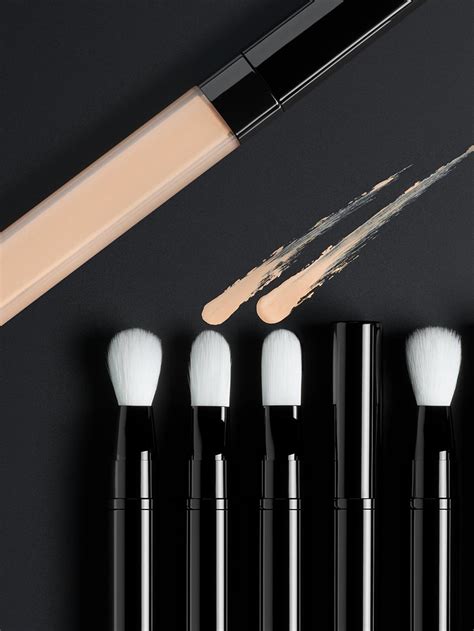 chanel dual ended brush|les pinceaux de Chanel brush.